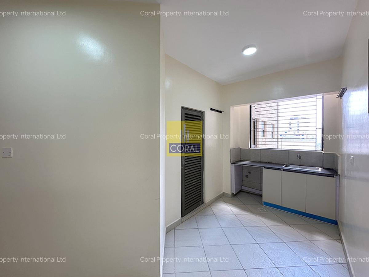 3 Bed Apartment in Kilimani - 14