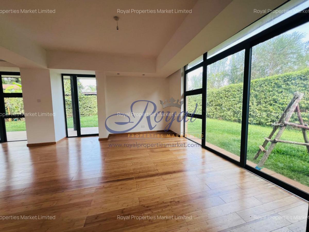 4 Bed House with En Suite in Garden Estate - 4