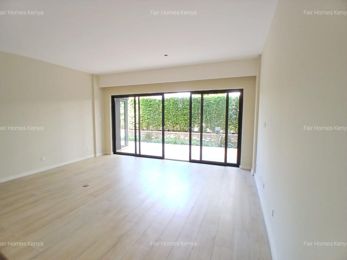 2 Bed Apartment with En Suite at Riverside Drive - 12