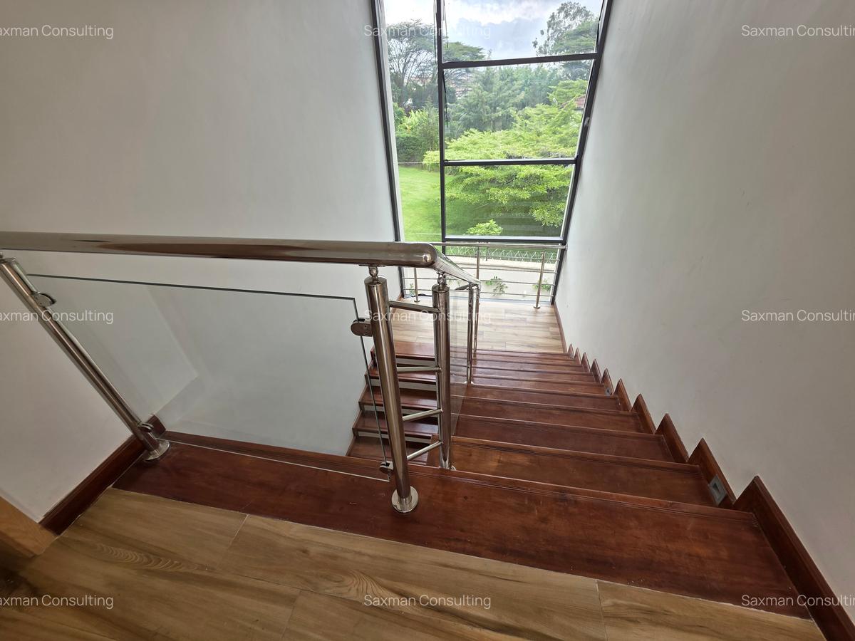 6 Bed Townhouse with En Suite in Lavington - 2