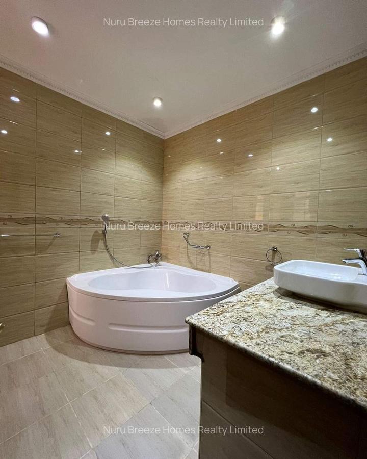 4 Bed Villa with En Suite in Kyuna - 14