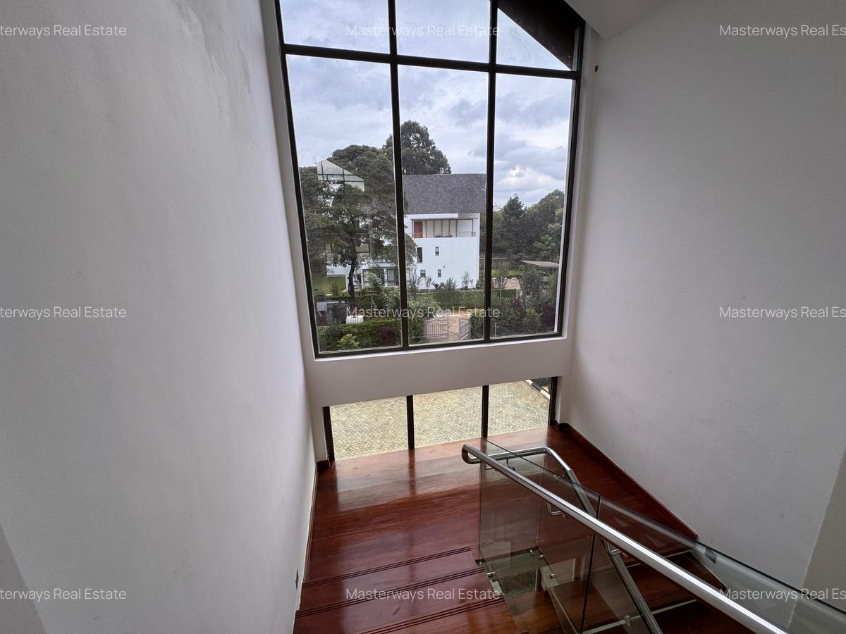 4 Bed Villa with En Suite at Ndege Road - 11