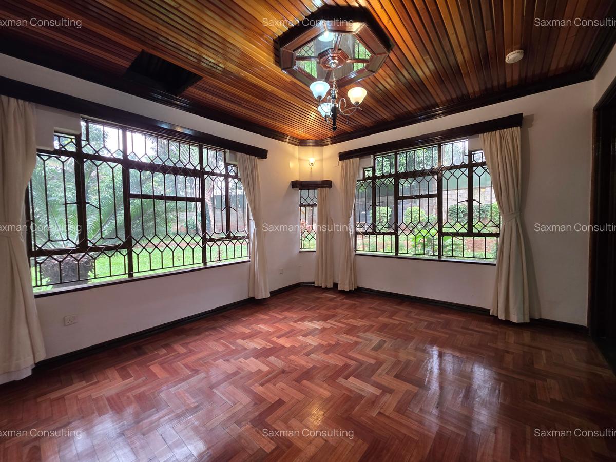 5 Bed House with En Suite in Runda - 8