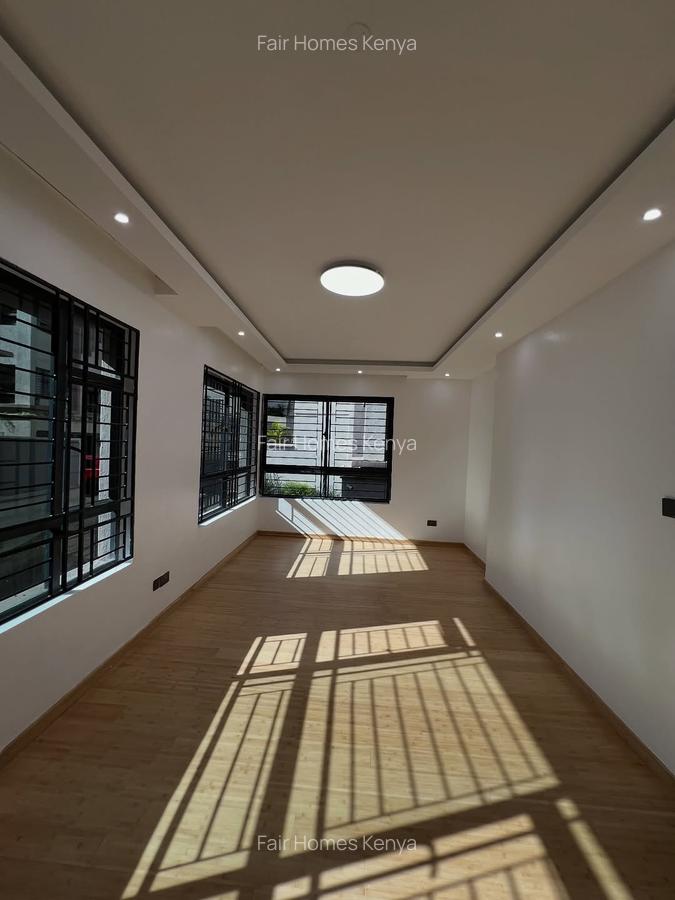 6 Bed Townhouse with En Suite at Kabasiran Avenue - 20