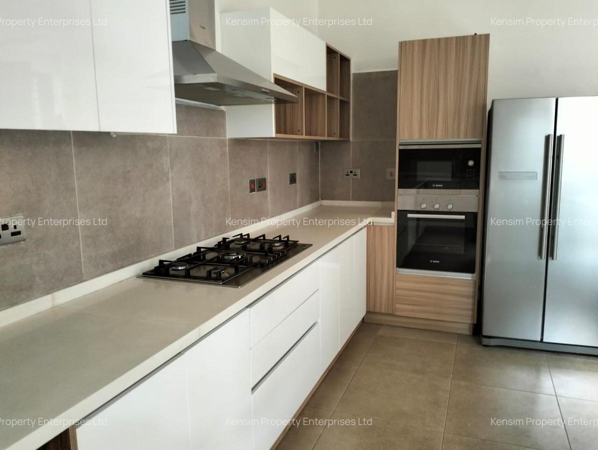 4 Bed Townhouse with En Suite in Lavington - 4