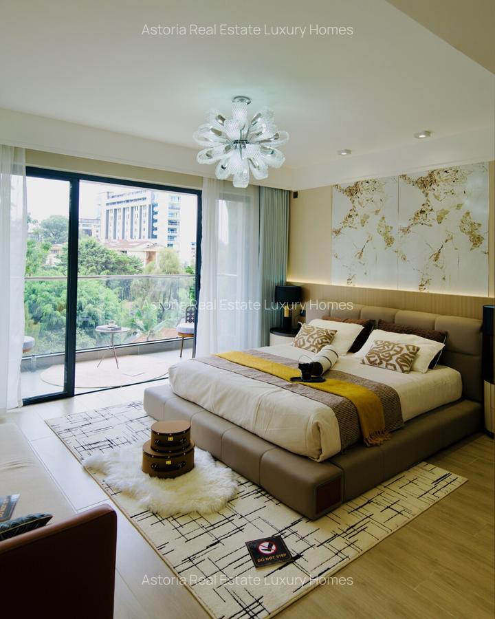 4 Bed Apartment with En Suite at 2026-405 - 9