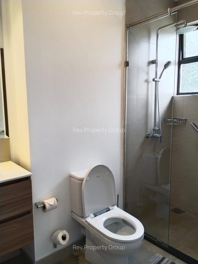 4 Bed Townhouse with En Suite in Gigiri - 15