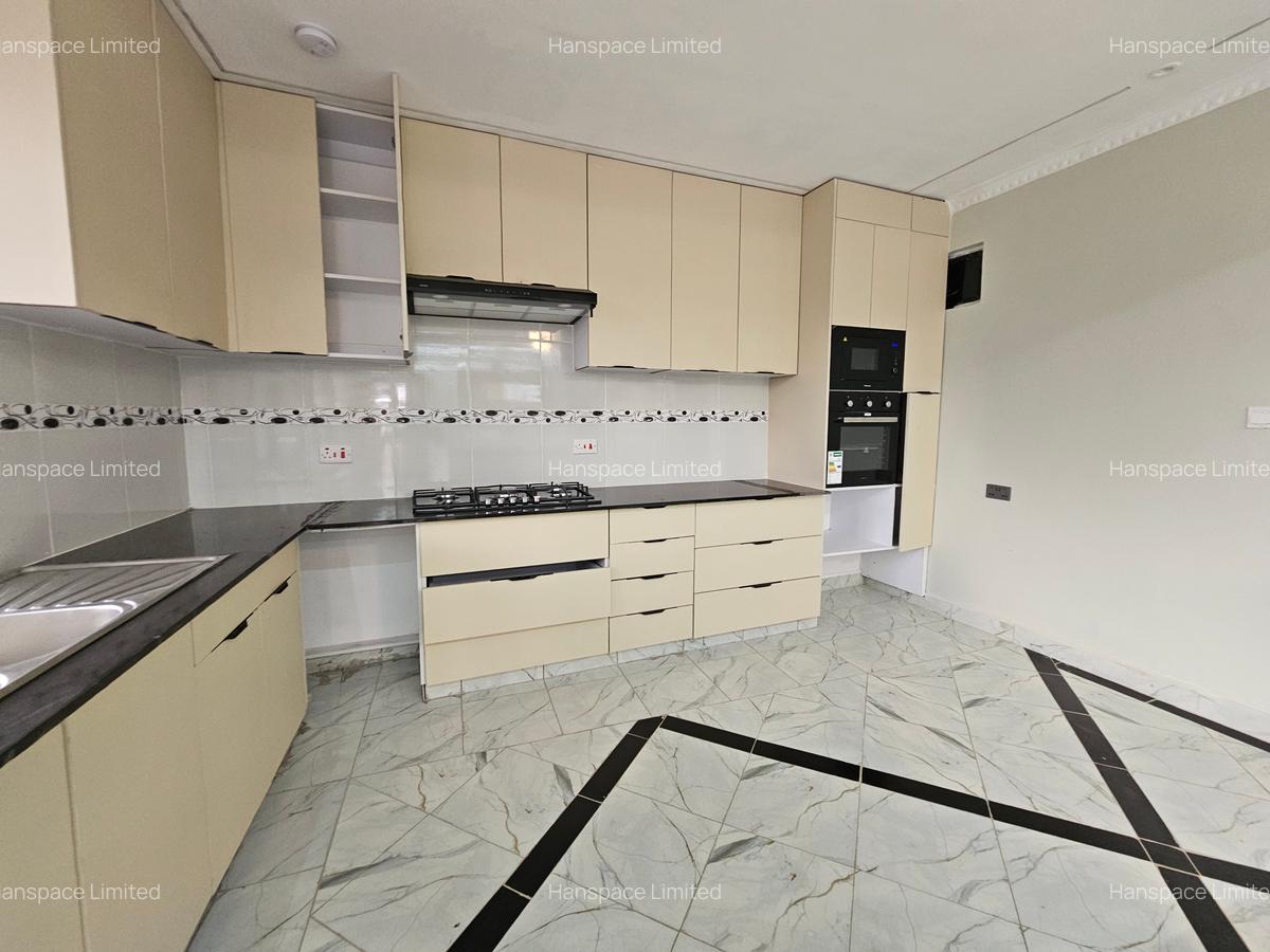 4 Bed Townhouse with En Suite in Runda - 8