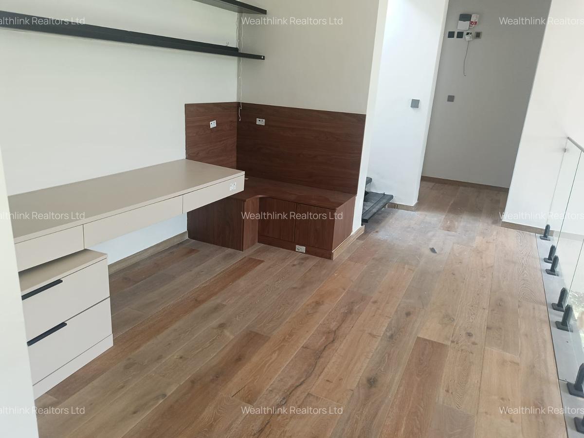 4 Bed Townhouse with En Suite at Runda - 15