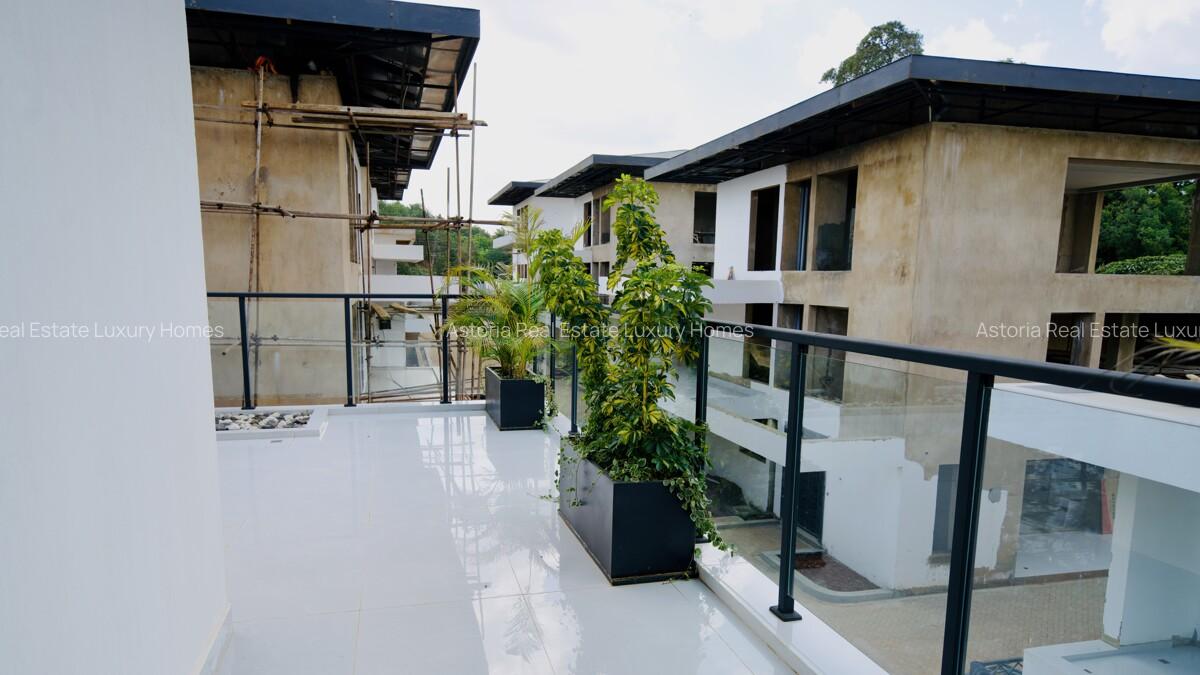 5 Bed Villa with En Suite at 2026-378 - 15