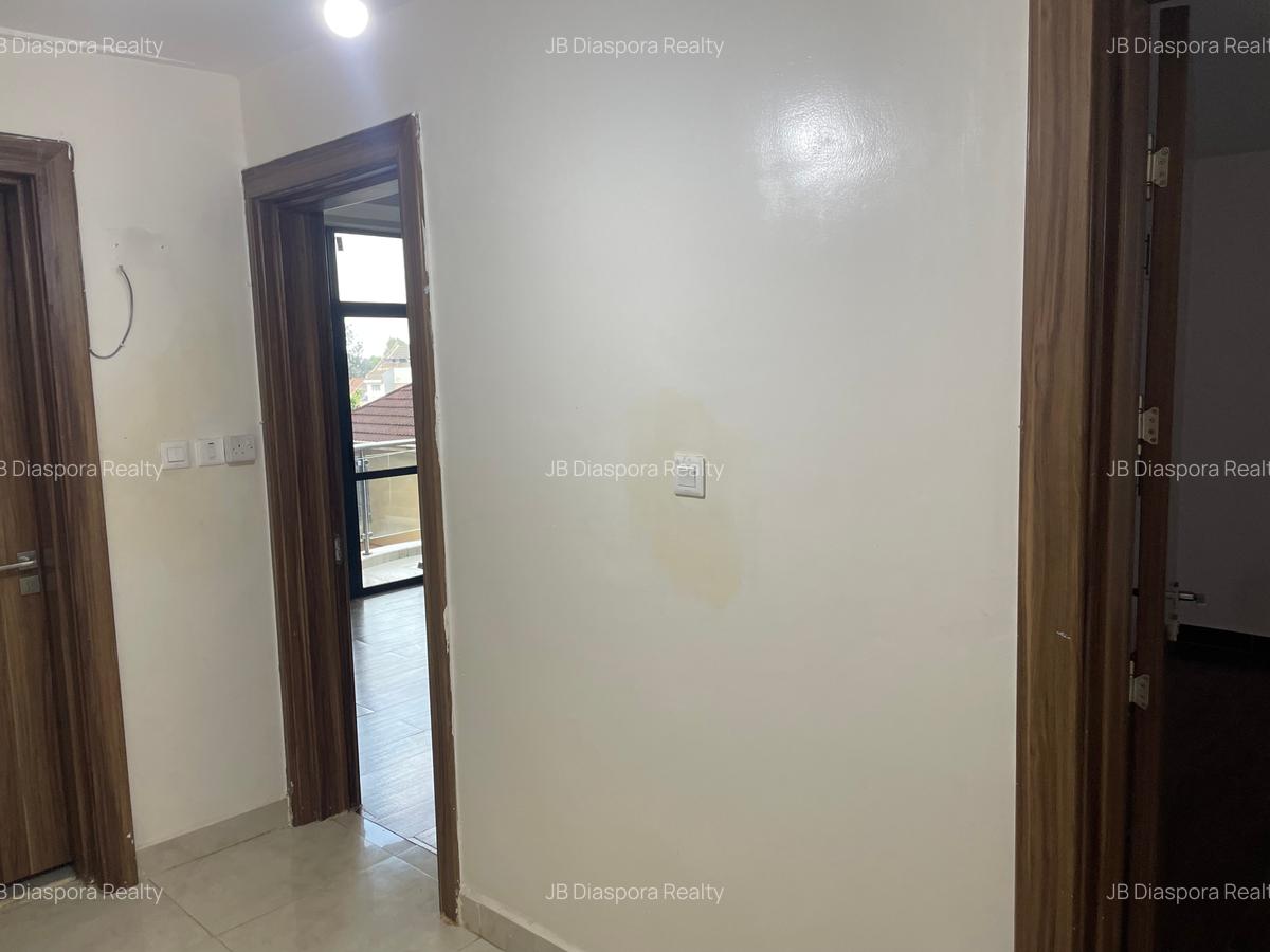 4 Bed Apartment with En Suite in Parklands - 4