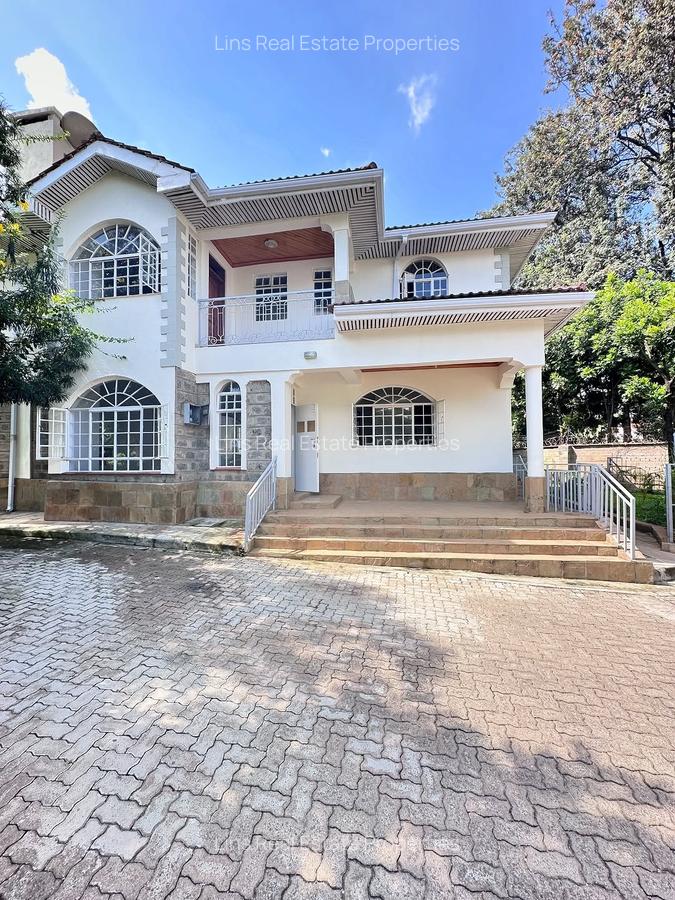5 Bed Townhouse with En Suite in Lavington - 1