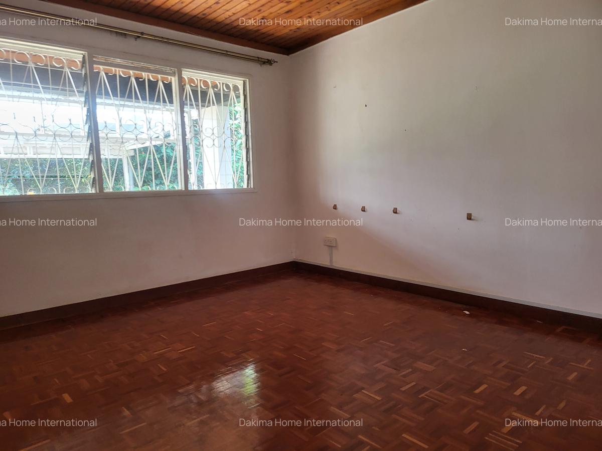 4 Bed House with En Suite in Loresho - 8