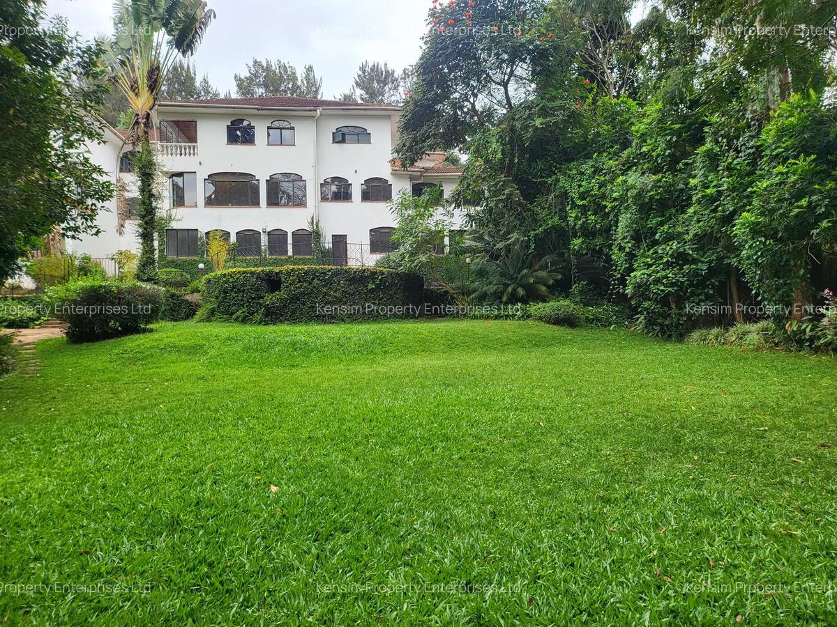5 Bed Townhouse with En Suite in Nyari - 1