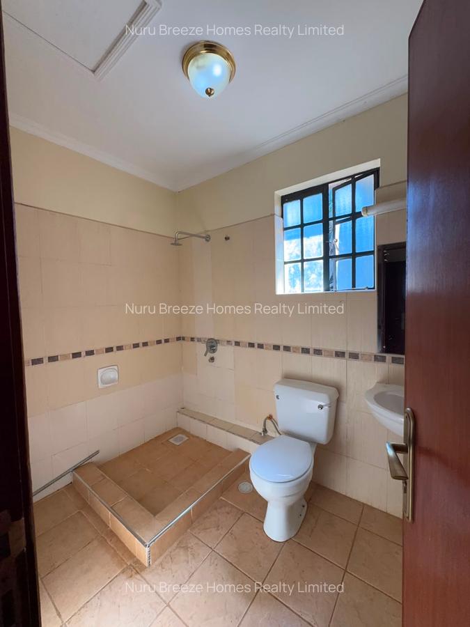 4 Bed Townhouse with En Suite in Kitisuru - 14