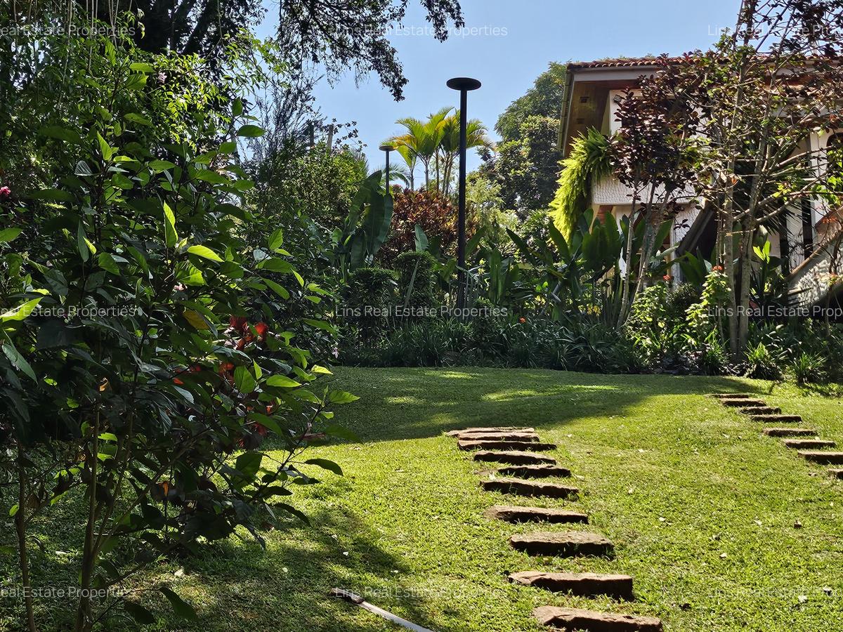 5 Bed House with En Suite in Runda - 6