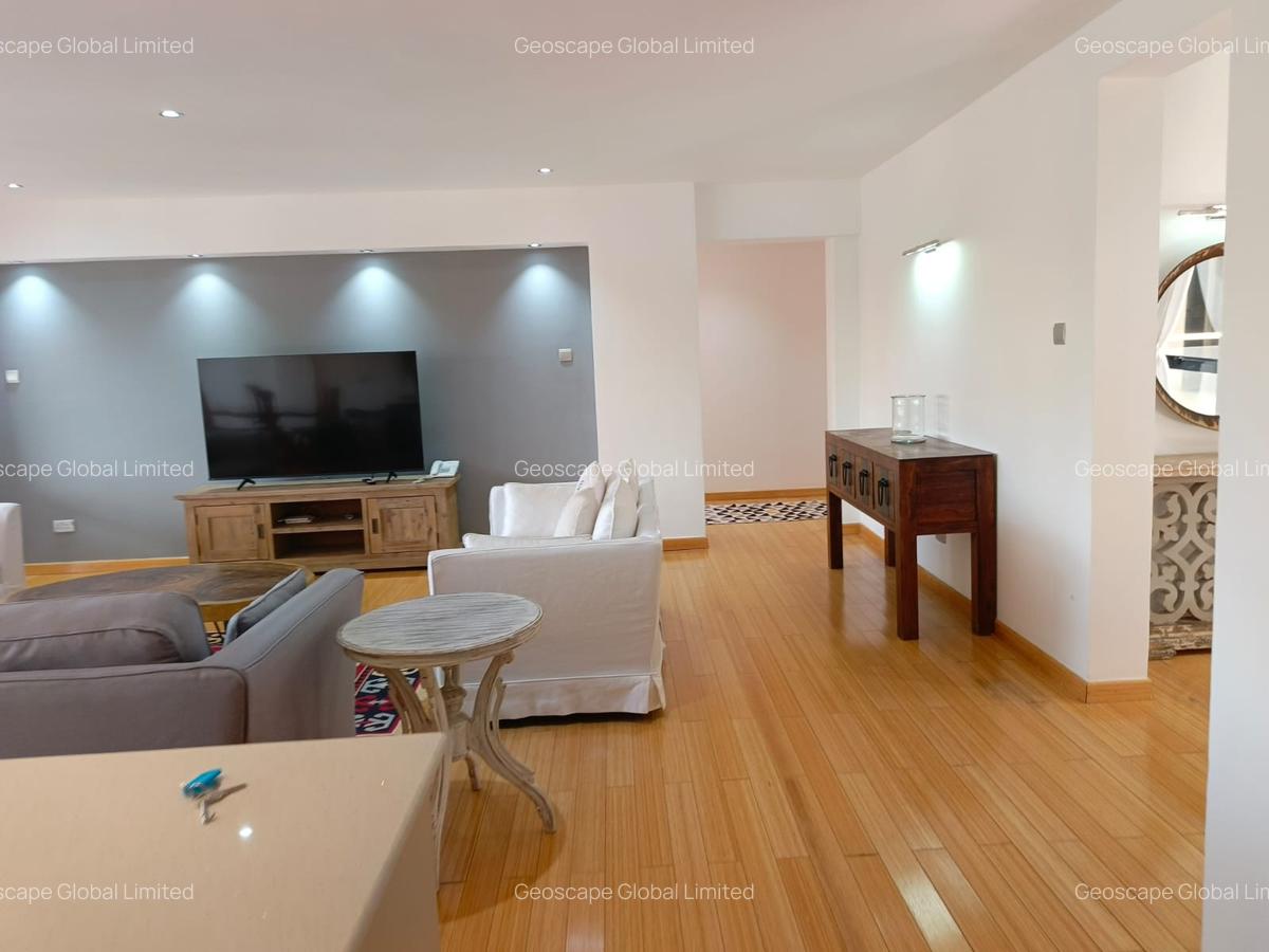 Serviced 3 Bed Apartment with En Suite in Brookside - 10