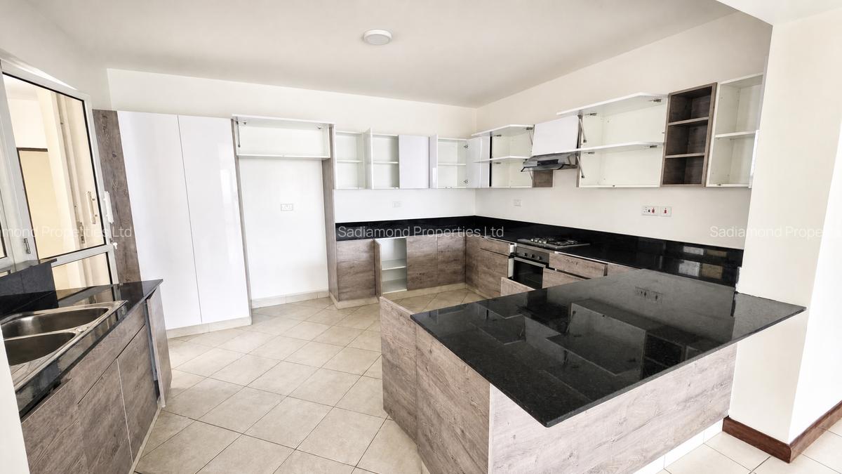 2 Bed Apartment with En Suite in Brookside - 1