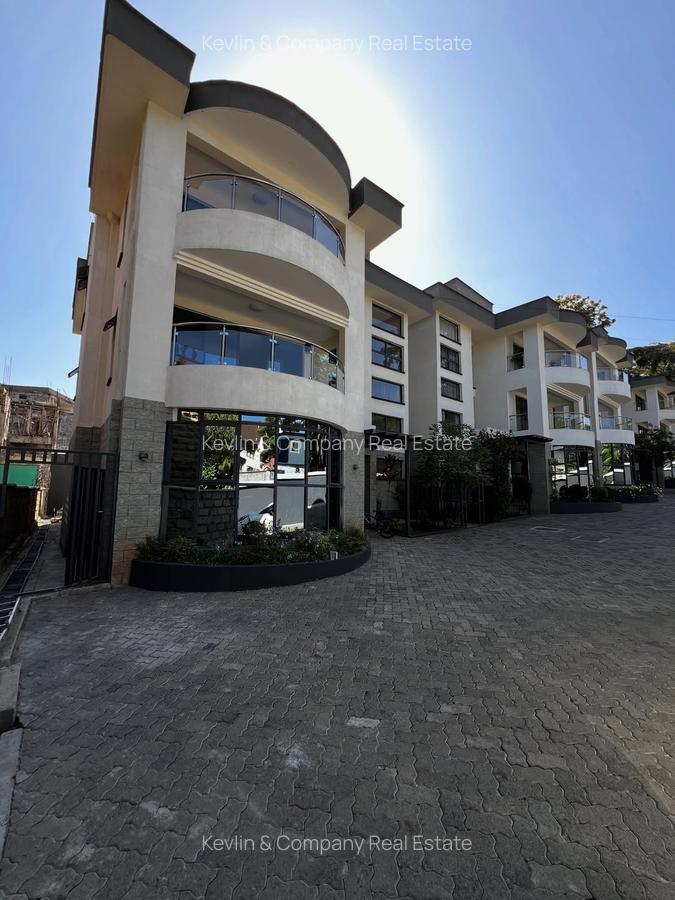 5 Bed Townhouse with En Suite in Lavington - 1