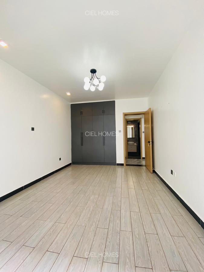 1 Bed Apartment with Swimming Pool at Wood Avenue - 11