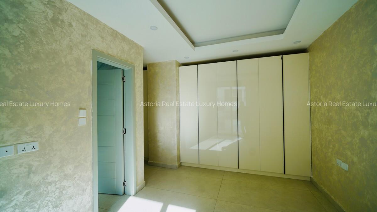 4 Bed Apartment with En Suite at 2026-510 - 2