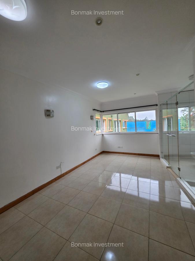 4 Bed Townhouse with En Suite at Riverside Drive - 9