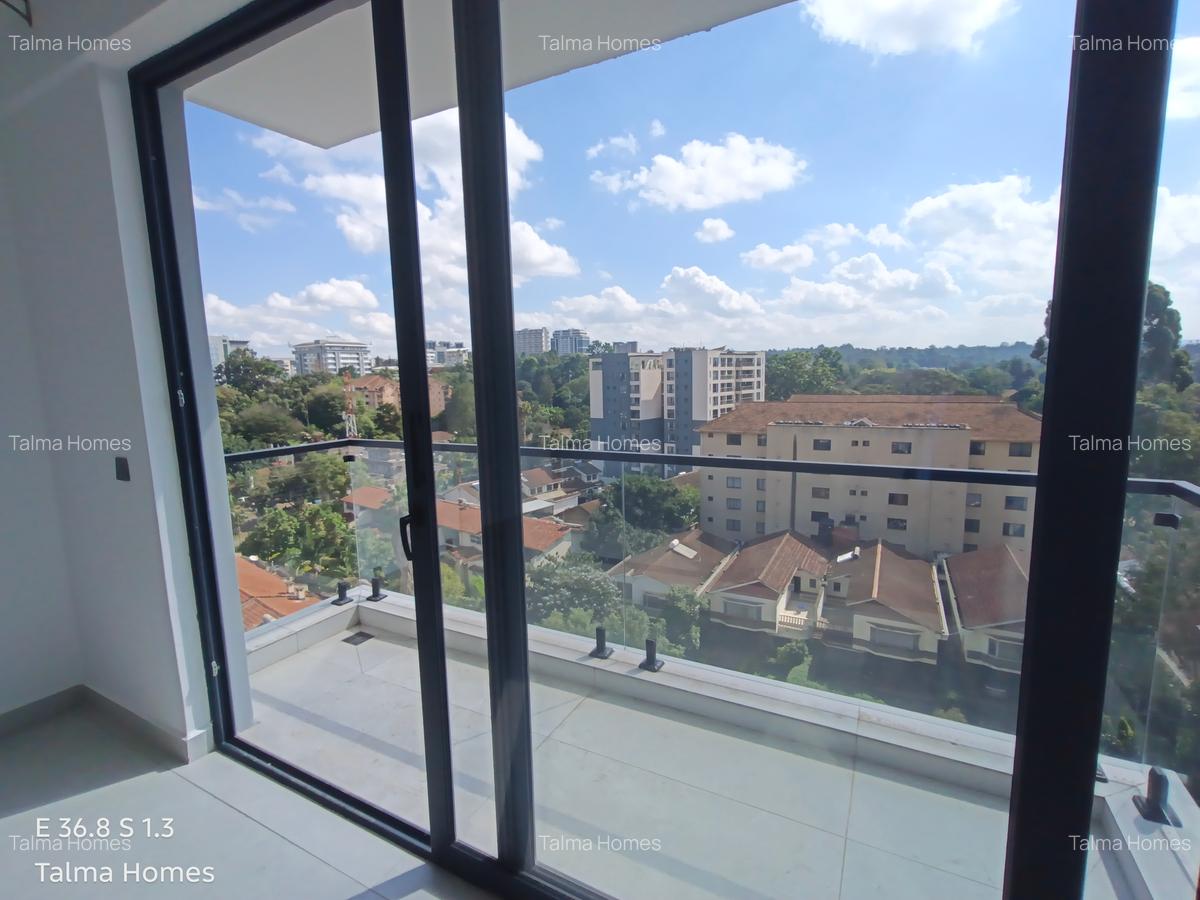2 Bed Apartment with En Suite at Brookside - 11