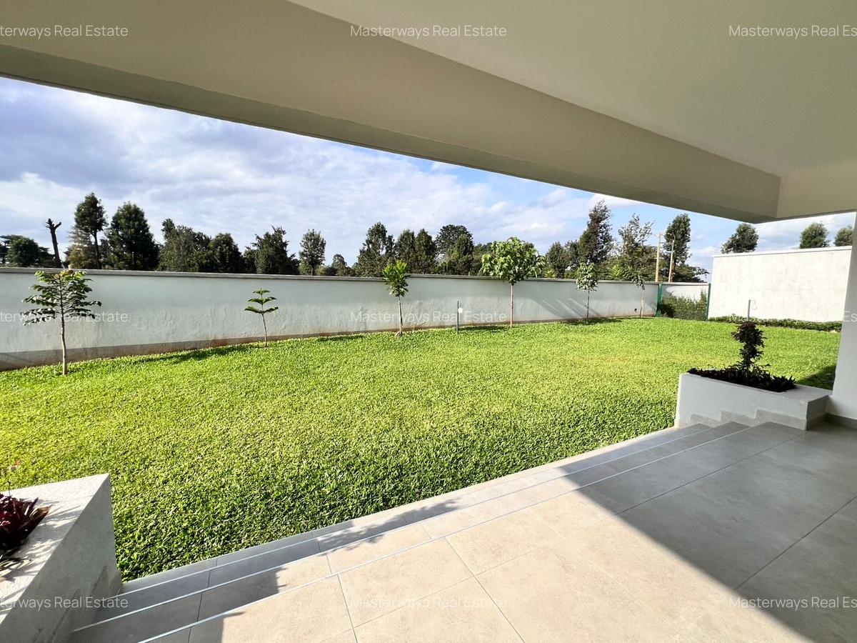 5 Bed Villa with En Suite in Runda - 12
