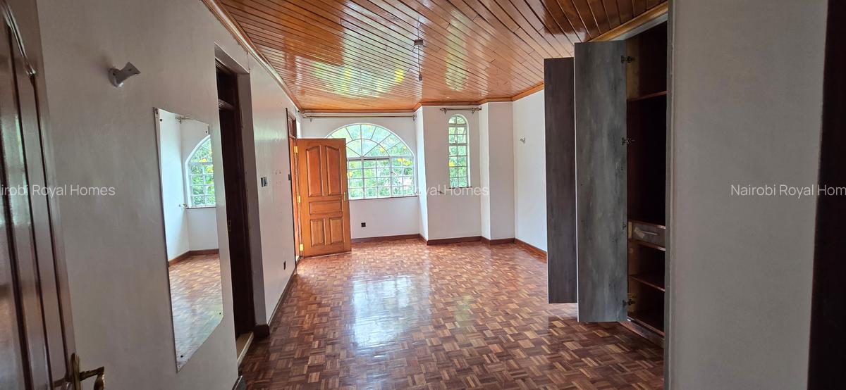 5 Bed Townhouse with En Suite at Lavington Road - 13
