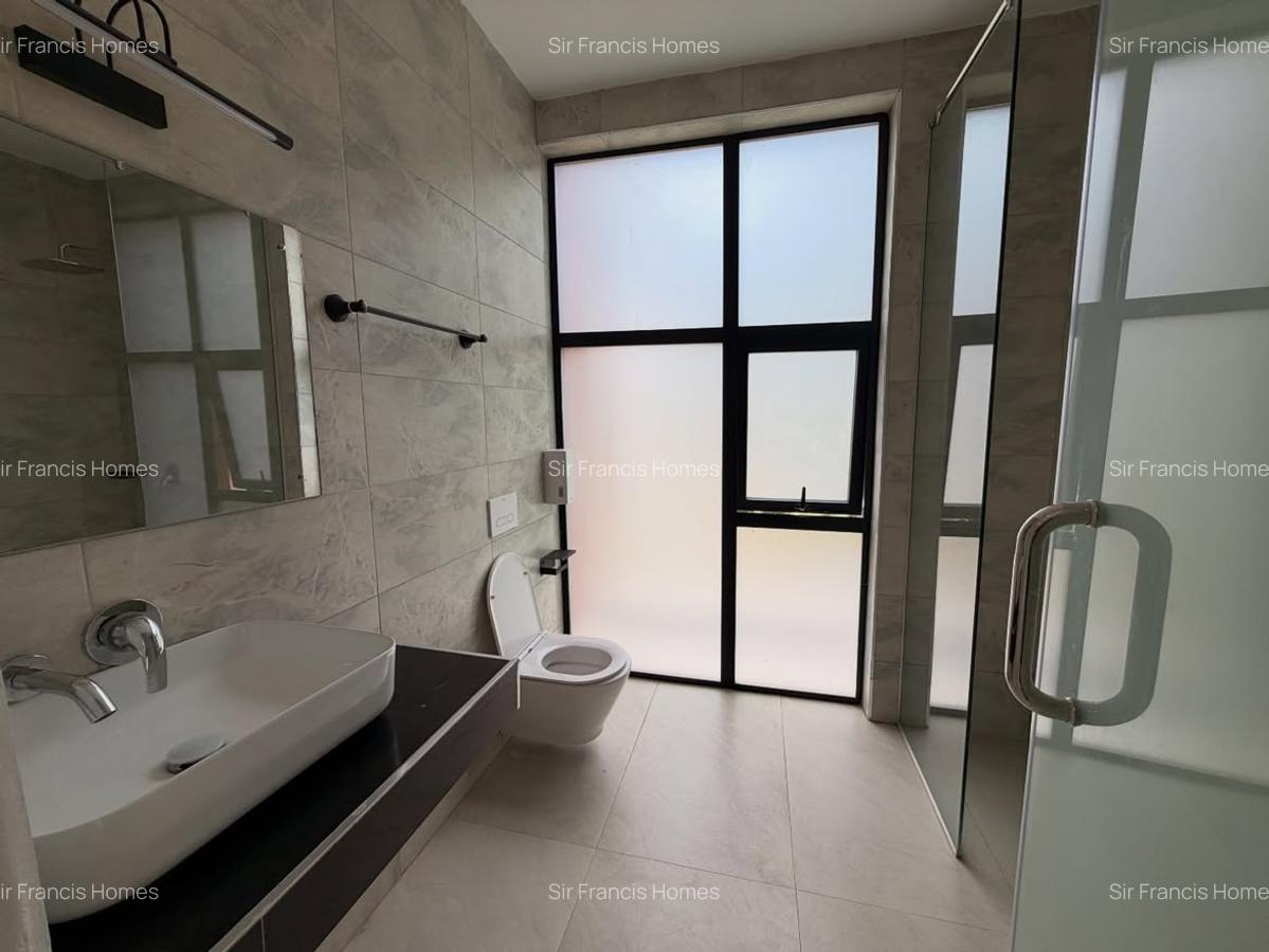 5 Bed Villa with En Suite at Tree Lane - 9