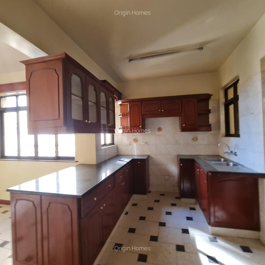 3 Bed Apartment with En Suite at Westlands - 13