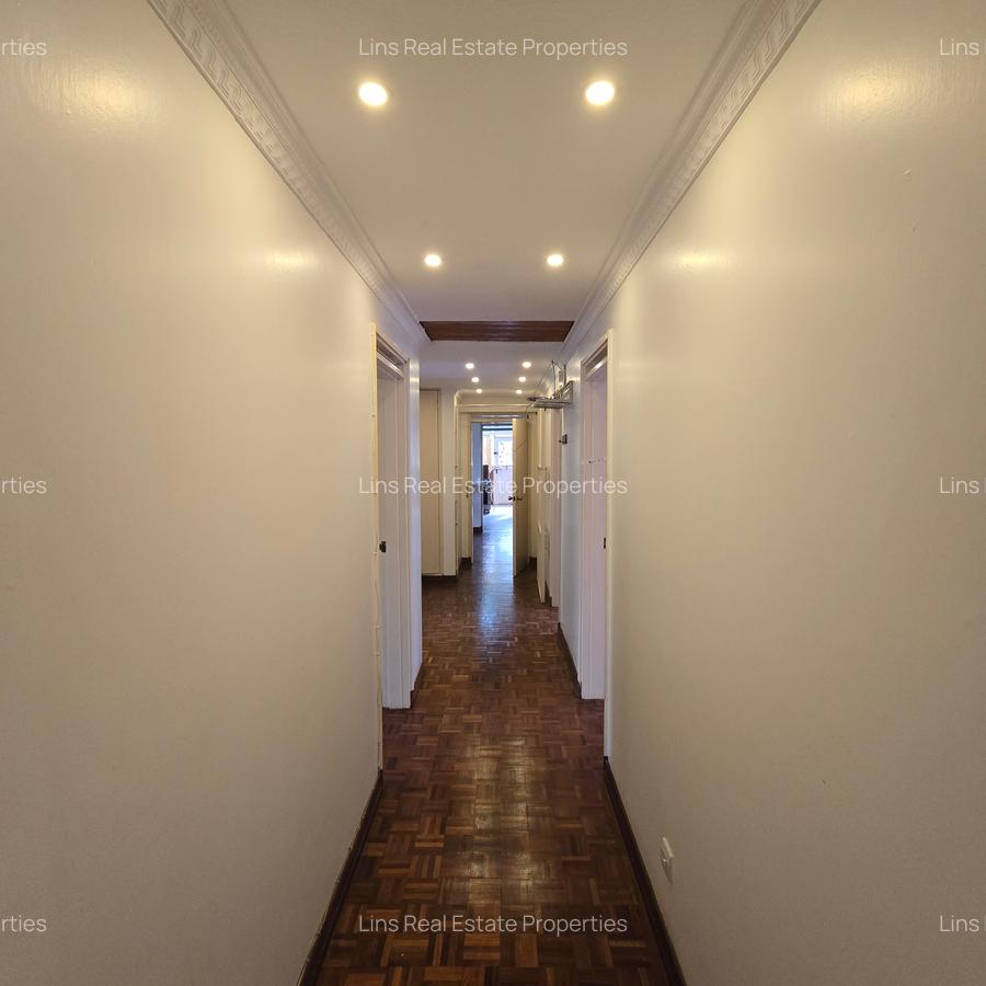 4 Bed House with En Suite in Runda - 18