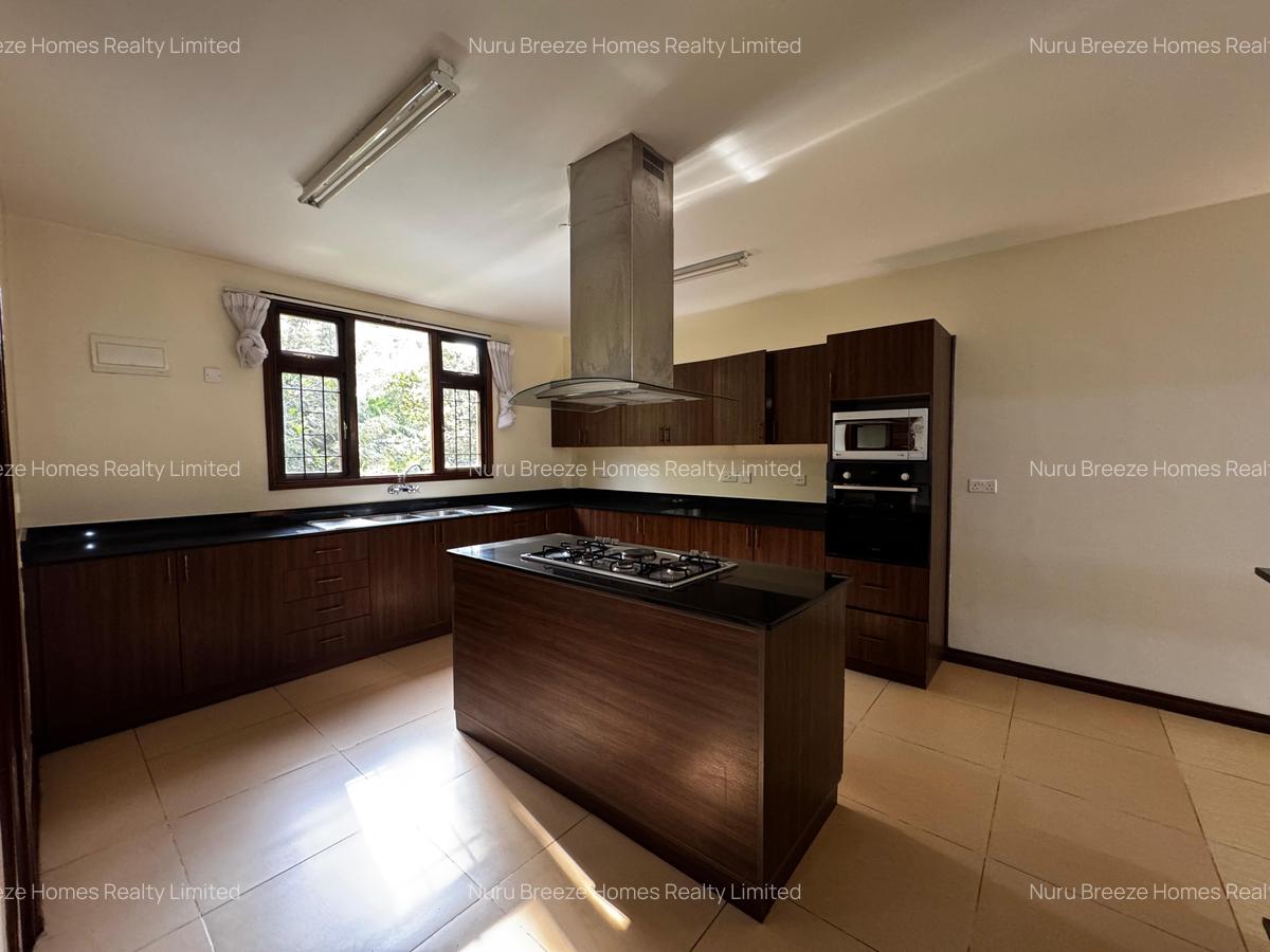 3 Bed Apartment with En Suite in Riverside - 15