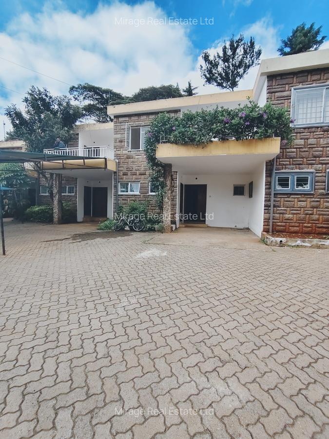 3 Bed House with Garden in Dennis Pritt - 14