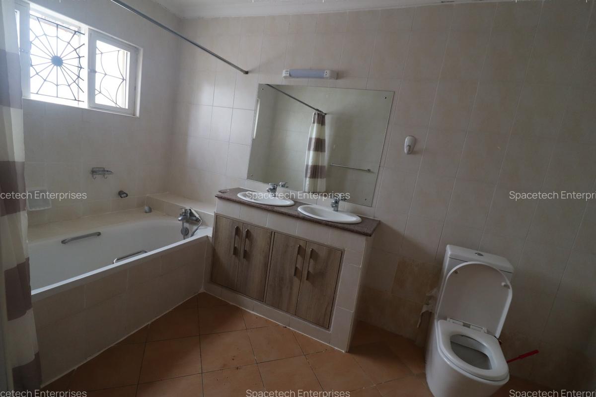 5 Bed House with Staff Quarters in Nyari - 8