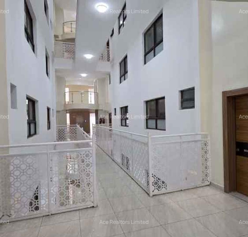 5 Bed Apartment with En Suite at Parklands - 2