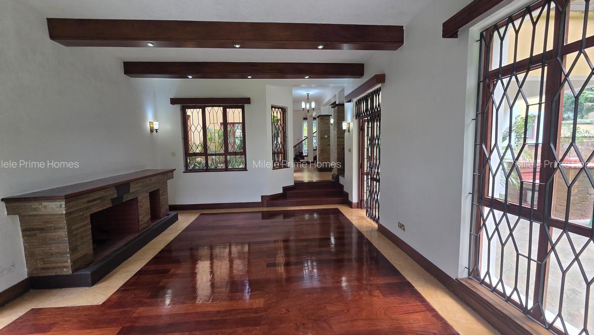5 Bed Villa with En Suite in Runda - 4