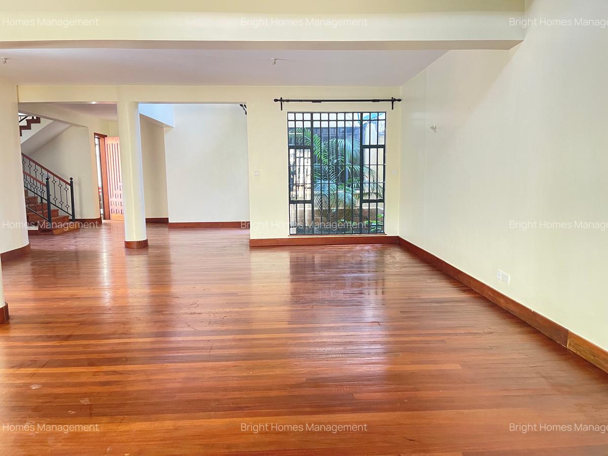 5 Bed Townhouse with En Suite in Lavington - 5