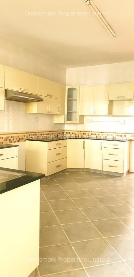 3 Bed Apartment with En Suite at Kilimani - 11