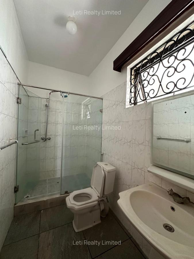 5 Bed Townhouse with En Suite in Kilimani - 9