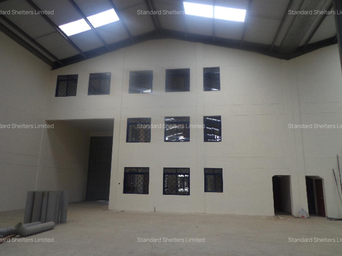 6,556 ft² Warehouse with Backup Generator in Industrial Area - 9