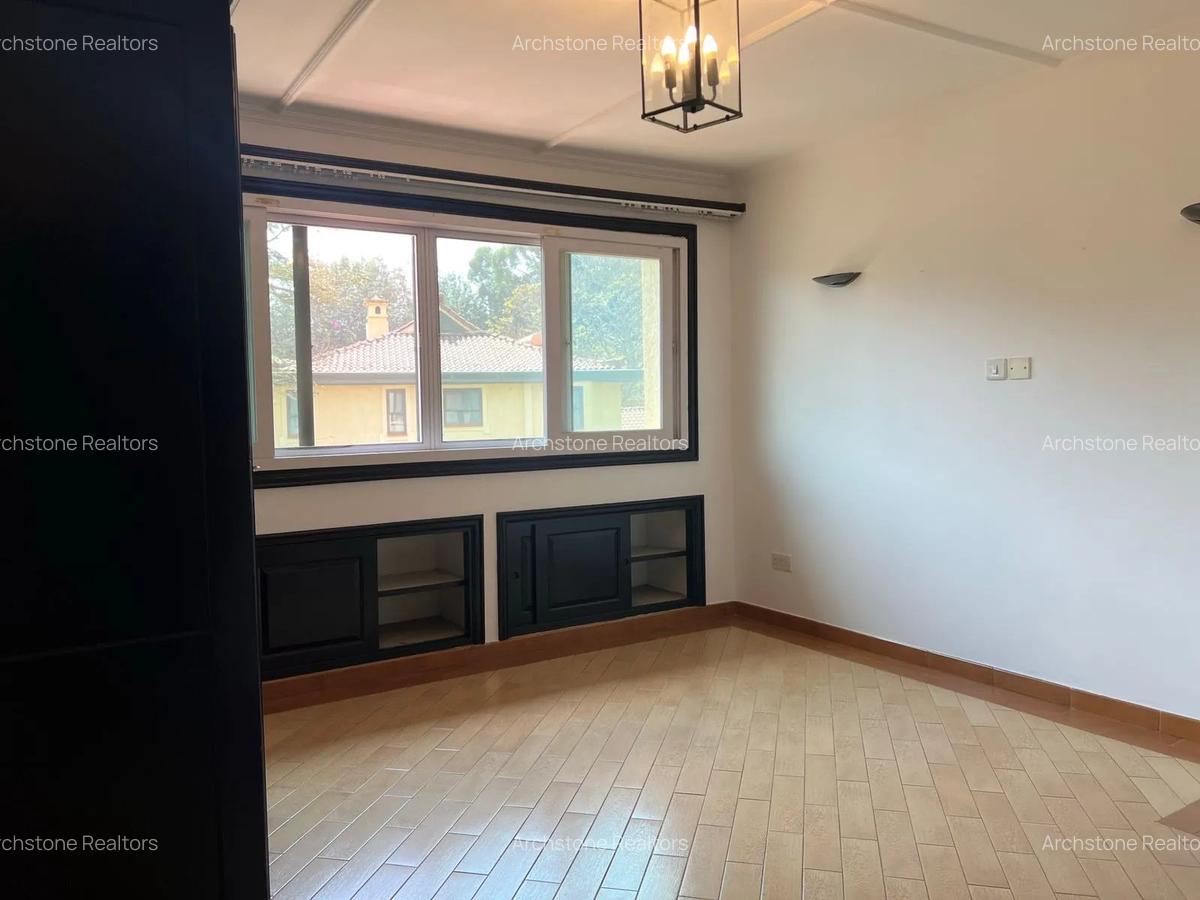 3 Bed Townhouse with En Suite in Kyuna - 4