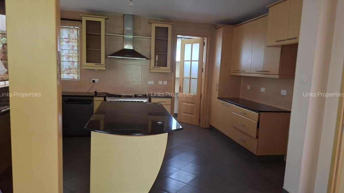 4 Bed Townhouse with En Suite at Karen - 10