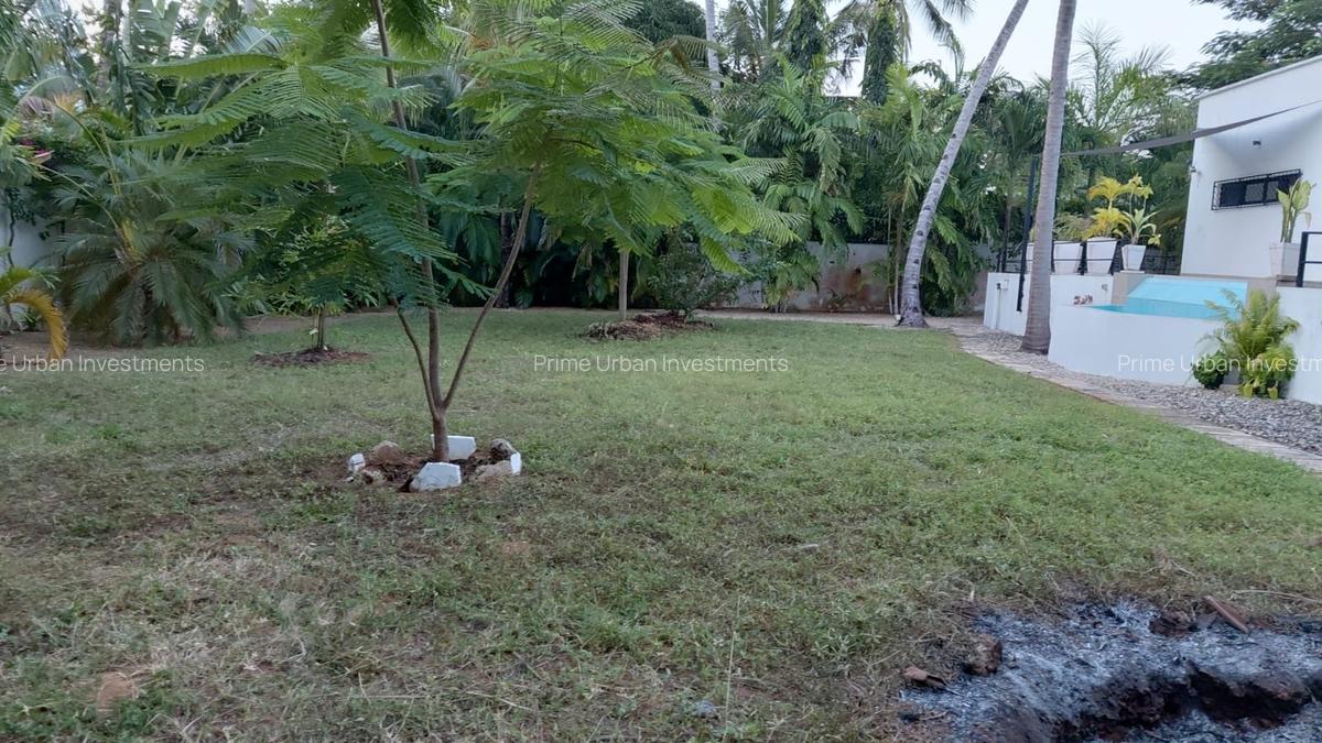 4 Bed House with En Suite in Watamu - 17