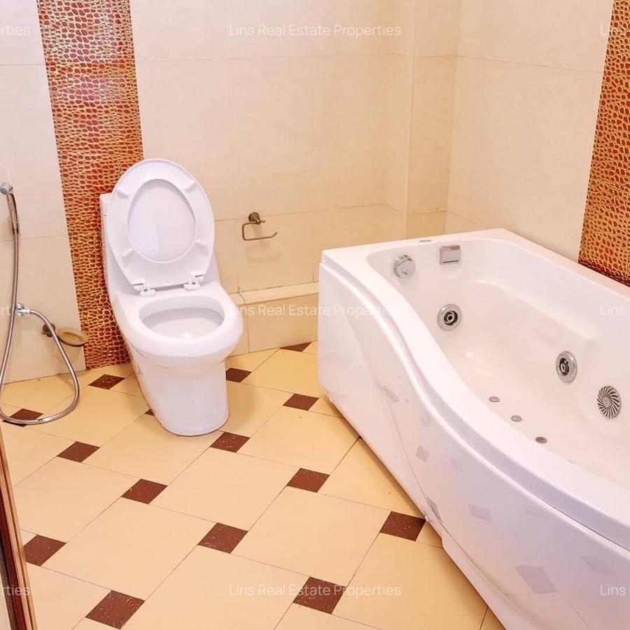 5 Bed House with En Suite in Nyari - 9