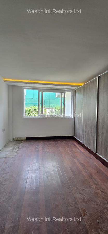 5 Bed House with En Suite at Runda - 9