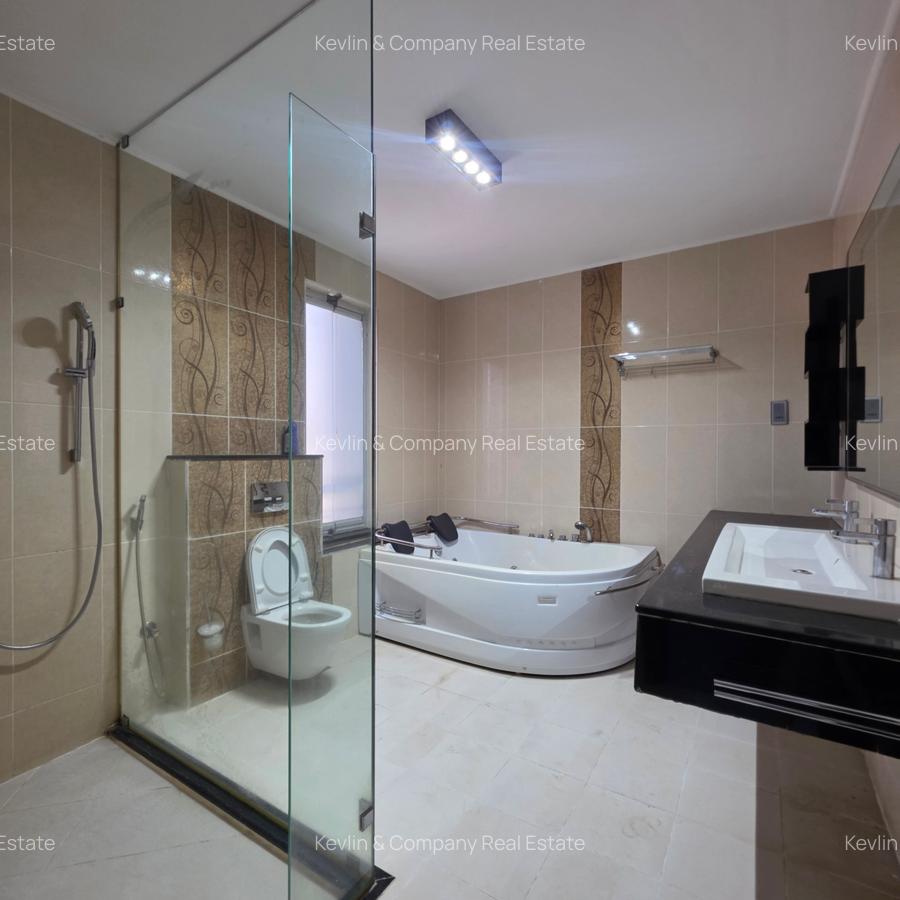 3 Bed Apartment with En Suite in Riverside - 14