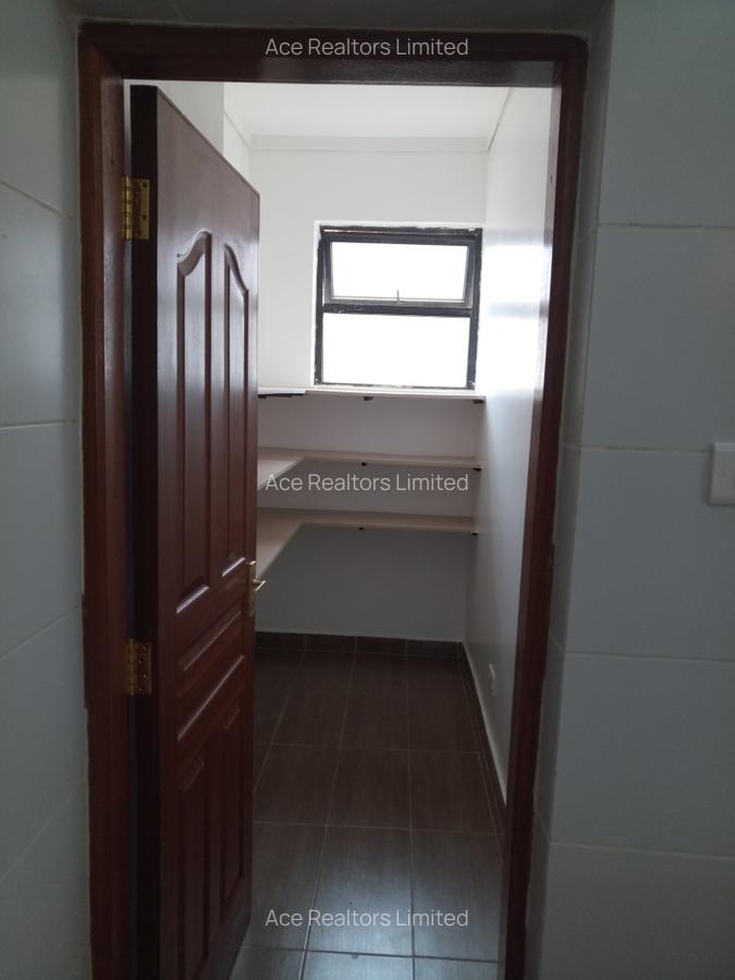 3 Bed Apartment with En Suite at Denis Prit - 9