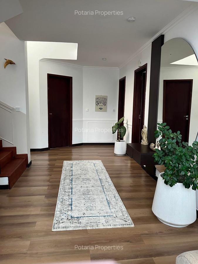 4 Bed Townhouse with En Suite in Kitisuru - 15