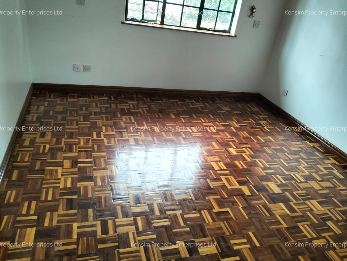 4 Bed Townhouse with En Suite in Lavington - 2